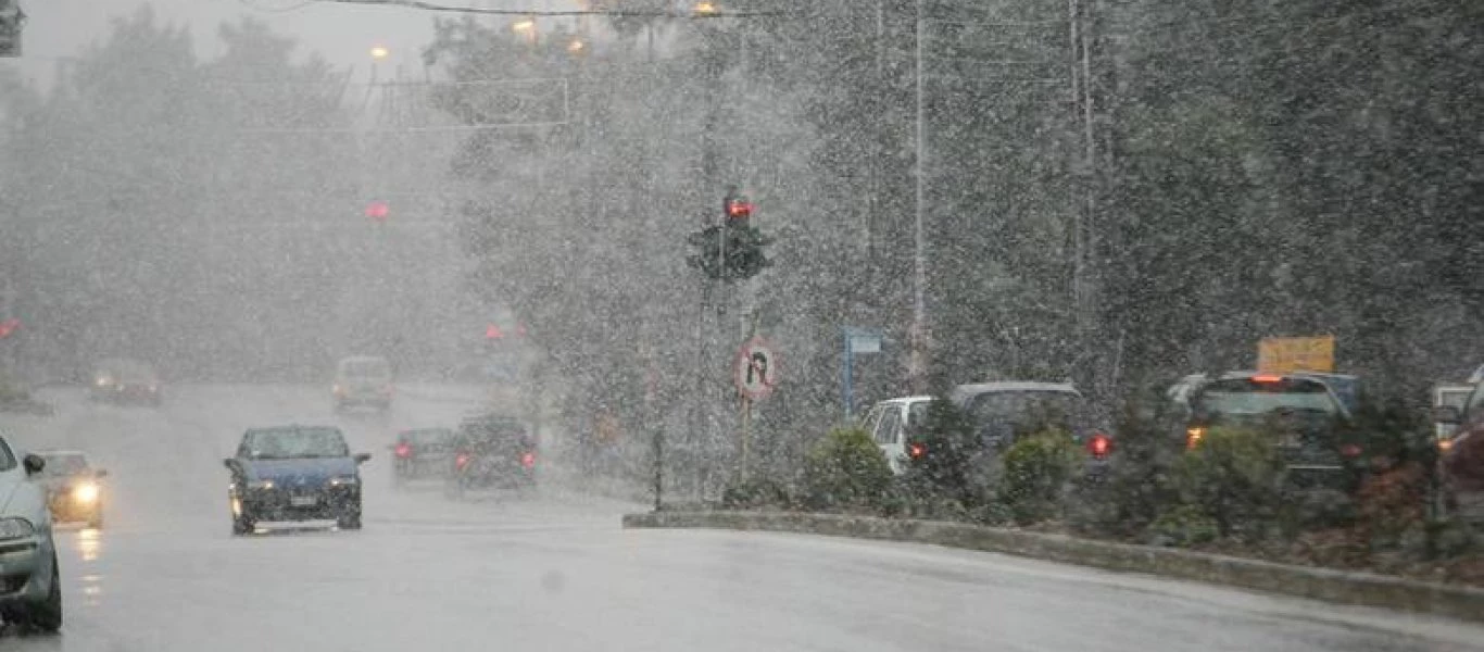 Χιόνια σε ορεινή Θεσσαλία και ορεινή Στερεά από το βράδυ της Παρασκευής (βίντεο)